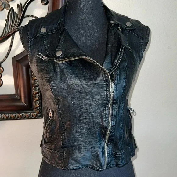 Rock & Republic Women’s Black Imitation Vegan Leather Lined Vest Small - Picture 1 of 16